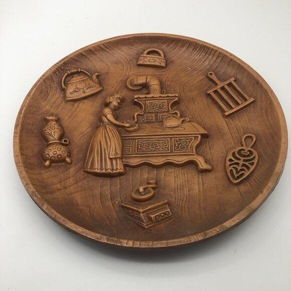 Vintage Multi Prod Inc. USA Decorative Plate Wall Hanging Wood Look Retro Kitsch - Picture 4 of 10